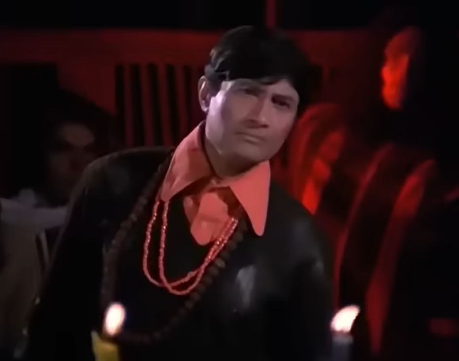िौै